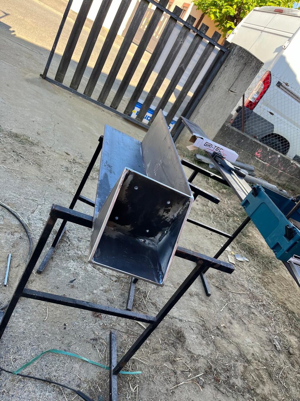 Pièce métallique en cours de façonnage